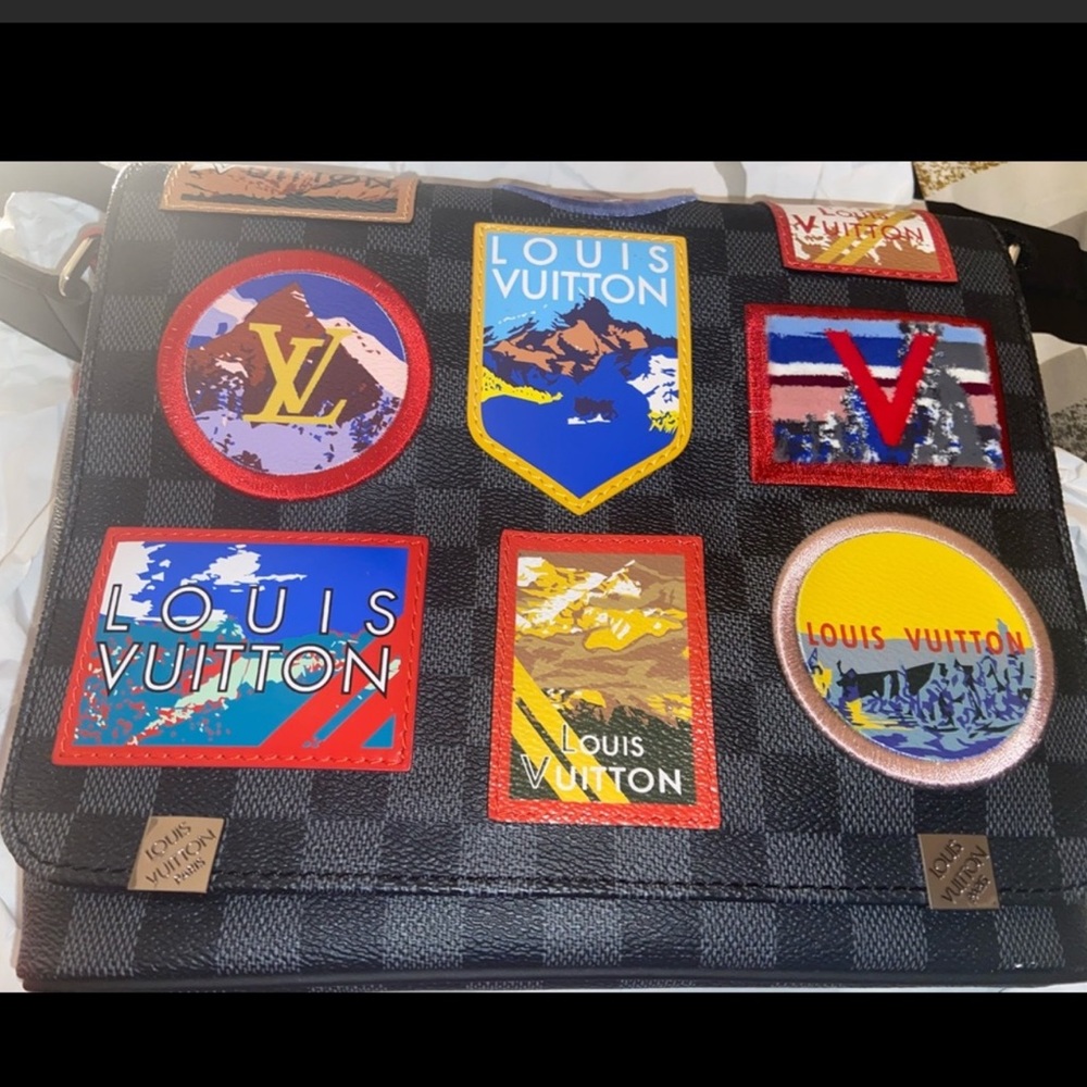 Louis Vuitton Messenger Bag